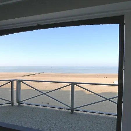 Apartment In Het Zoute Near The *